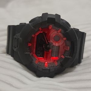 G shock watch with case